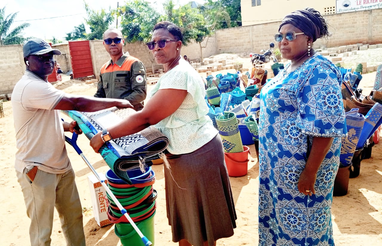 Agoè-Nyivé 3 : L'ANPC et La Poste assistent une deuxième vague de victimes d'inondation à Vakpossito